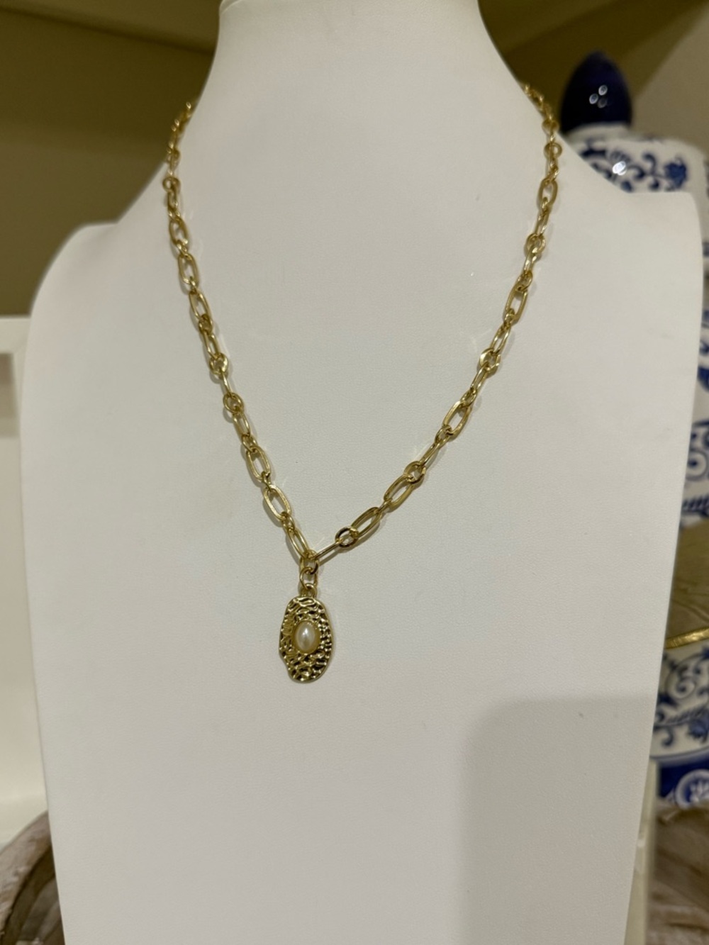 Set of 2 Separate Gold Tone Paperclip Chain Necklaces - Picture 5 of 14